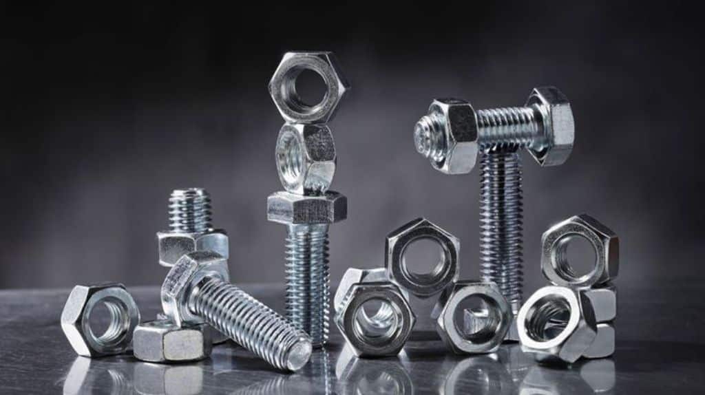 how screws are manufactured?